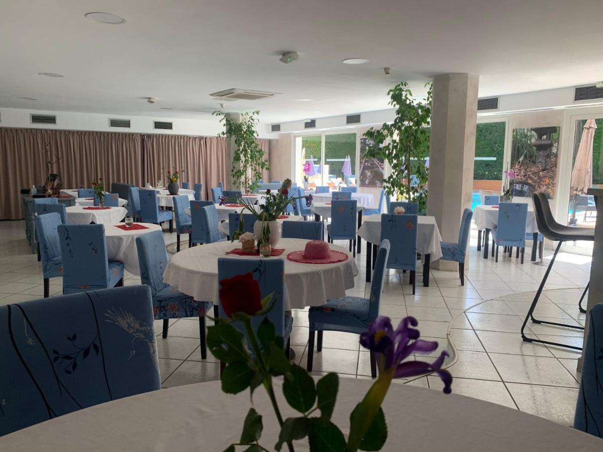 Hotel Restaurant De La Mer Golfe-Juan Exteriér fotografie
