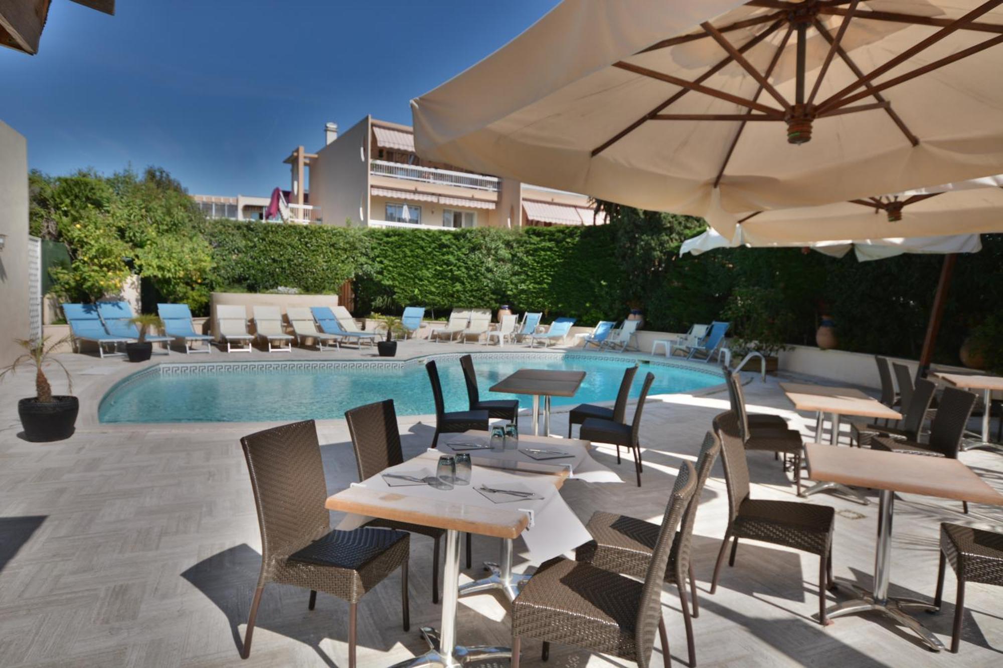 Hotel Restaurant De La Mer Golfe-Juan Exteriér fotografie