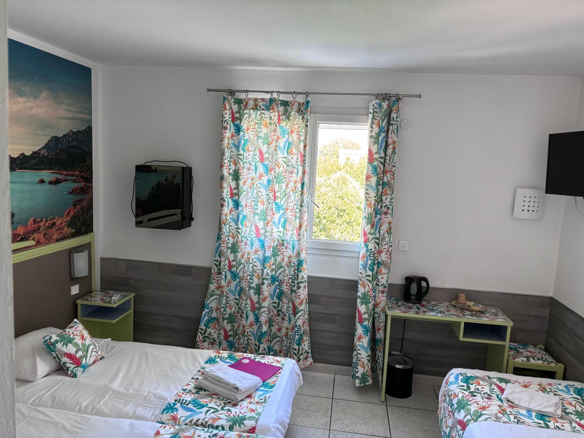 Hotel Restaurant De La Mer Golfe-Juan Exteriér fotografie