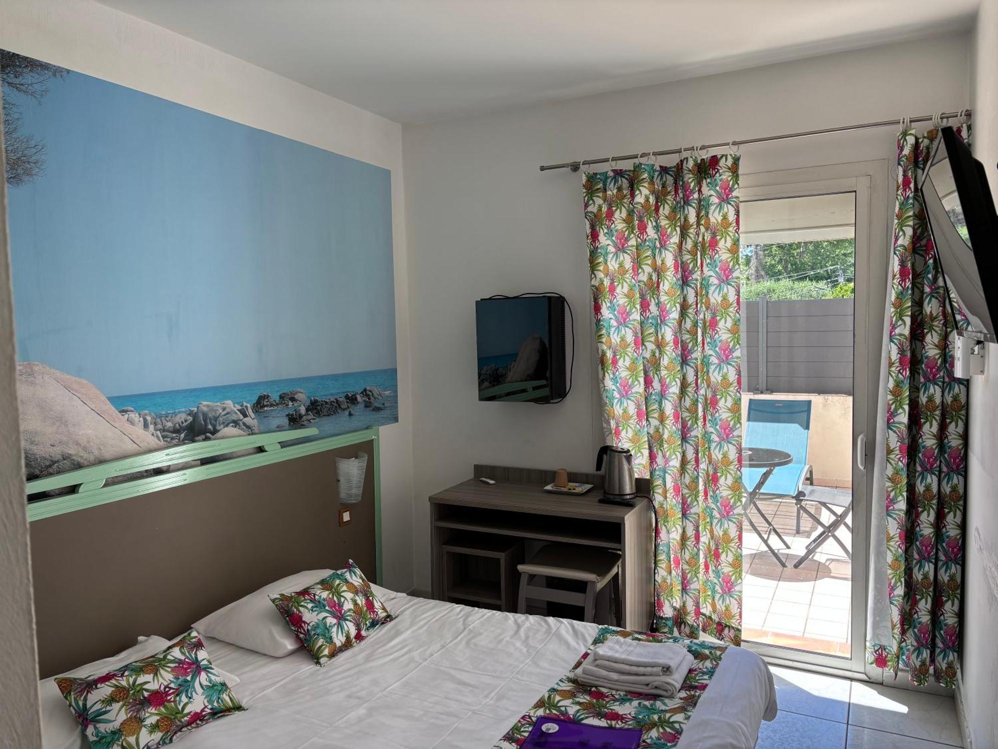 Hotel Restaurant De La Mer Golfe-Juan Exteriér fotografie