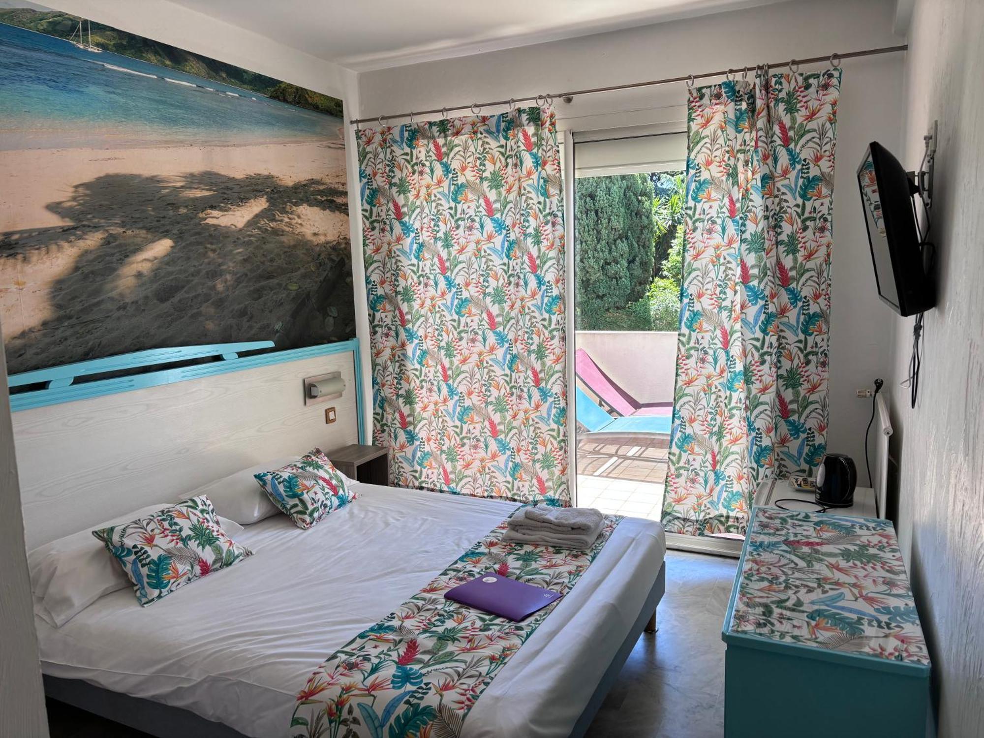 Hotel Restaurant De La Mer Golfe-Juan Exteriér fotografie