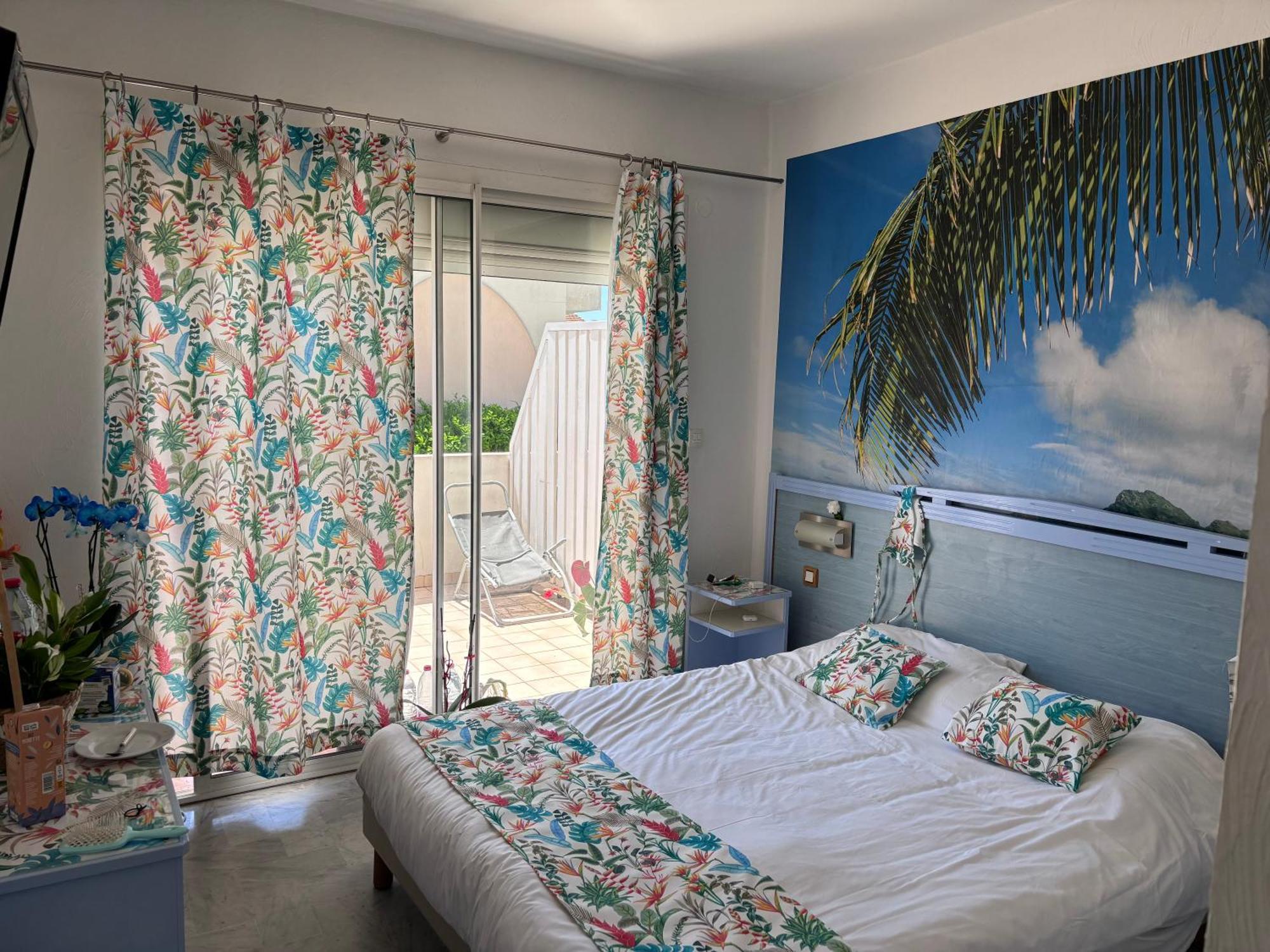 Hotel Restaurant De La Mer Golfe-Juan Exteriér fotografie