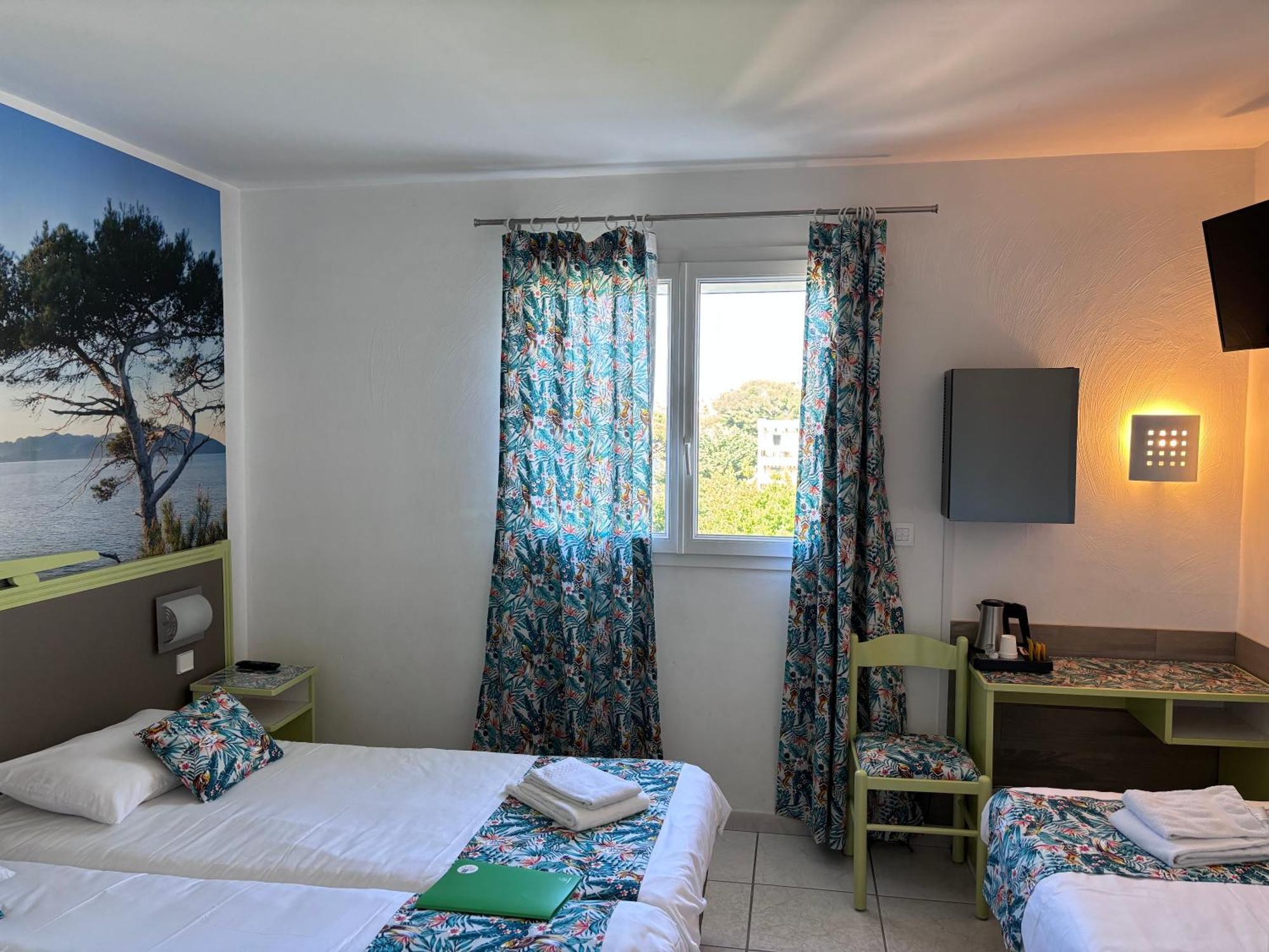 Hotel Restaurant De La Mer Golfe-Juan Exteriér fotografie