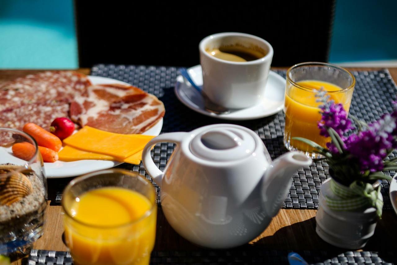 Hotel Restaurant De La Mer Golfe-Juan Exteriér fotografie